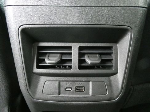 Certified 2024 GMC Canyon Denali image 20