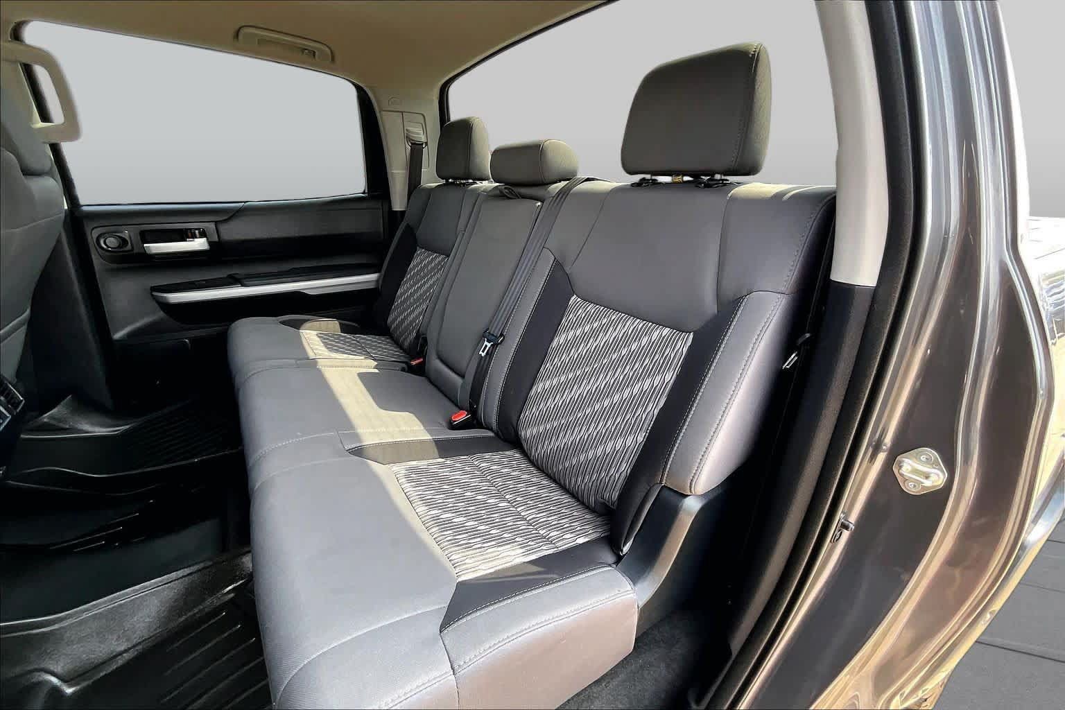 Used 2018 Toyota Tundra SR5 w/ SR5 Upgrade Package RWD image 20