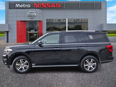 Used 2022 Ford Expedition Limited image 3