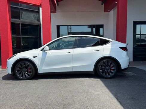 Used 2023 Tesla Model Y Long Range AWD/4WD image 4