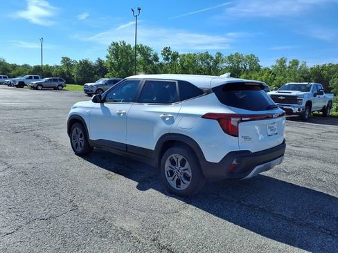 Used 2024 Kia Seltos LX AWD/4WD image 38