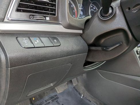 Used 2018 Hyundai Elantra Value Edition image 16