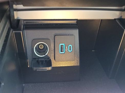 Used 2023 Ford Explorer 2WD image 22