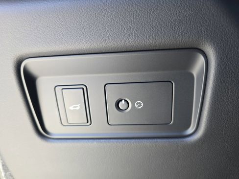 Used 2025 Jaguar F-PACE R-Dynamic S AWD/4WD image 26