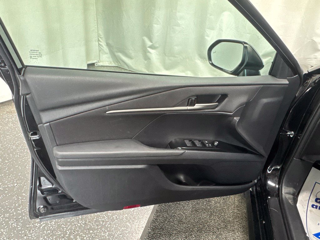 Used 2026 Toyota Camry LE FWD image 10
