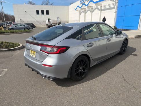 Used 2023 Honda Civic Sport image 9