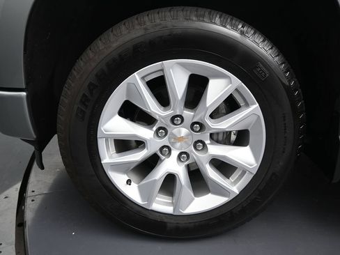 Used 2026 Chevrolet Silverado 1500 Custom RWD image 10
