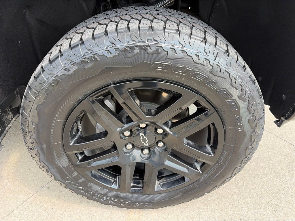 Used 2023 Chevrolet Silverado 1500 LT Trail Boss w/ Convenience Package II AWD/4WD image 17