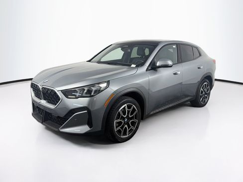Used 2026 BMW X2 xDrive28i AWD/4WD image 3