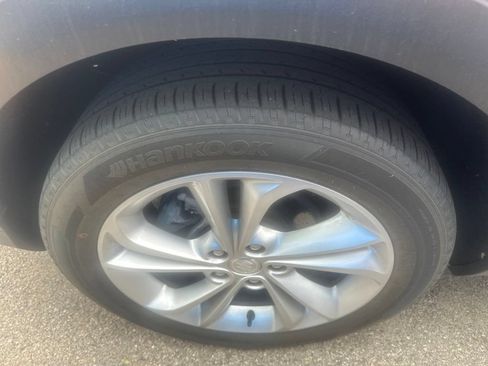 Used 2019 Buick Encore Essence w/ Safety Package II AWD/4WD image 9
