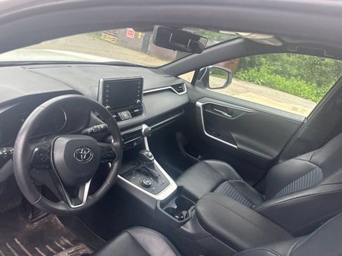 Used 2020 Toyota RAV4 XSE w/ XSE Grade Weather Package AWD/4WD image 12