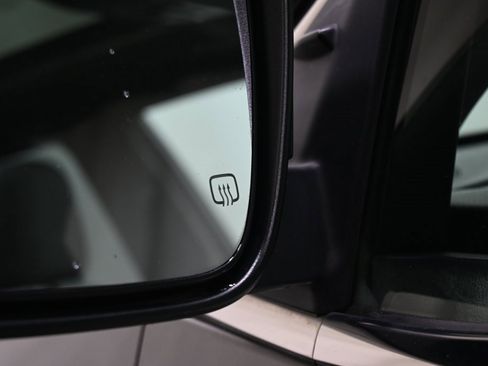 Used 2019 Toyota Highlander Limited image 23