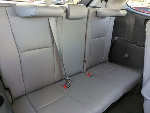 Used 2023 Toyota Highlander XLE image 21