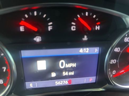 Used 2022 GMC Acadia SLE w/ Driver Convenience Package image 4