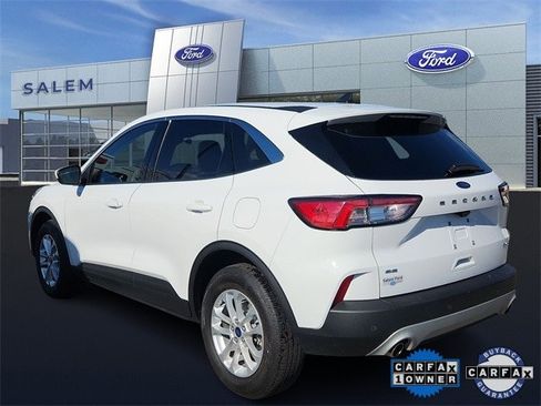 Certified 2021 Ford Escape SE image 4