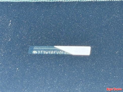 Used 2020 Toyota RAV4 XLE w/ Convenience Package FWD image 11