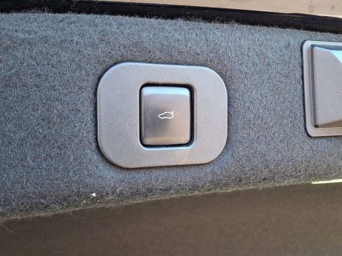 Used 2018 Lincoln Continental Reserve w/ Continental Climate Package image 29