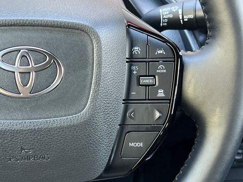 Certified 2026 Toyota Prius FWD image 26