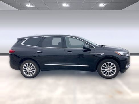 Used 2020 Buick Enclave Premium w/ Sun and Sites Package image 8