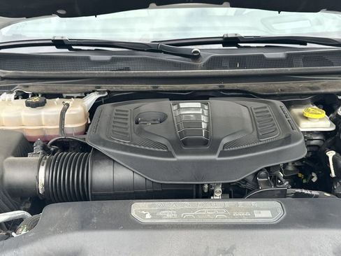 Used 2024 Jeep Wagoneer Series III w/ Premium Group I image 12