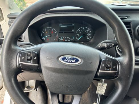 Used 2022 Ford Transit 350 DRW RWD image 18