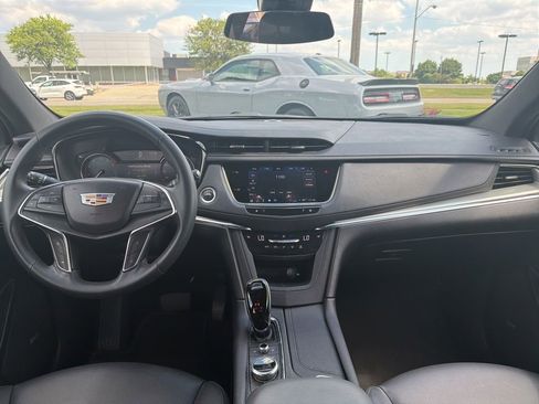 Used 2024 Cadillac XT5 Luxury AWD/4WD image 12