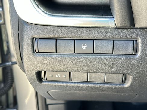 Certified 2021 Nissan Rogue SV AWD/4WD image 13