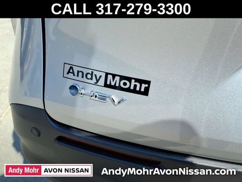 Used 2025 Toyota Sienna XLE FWD image 11