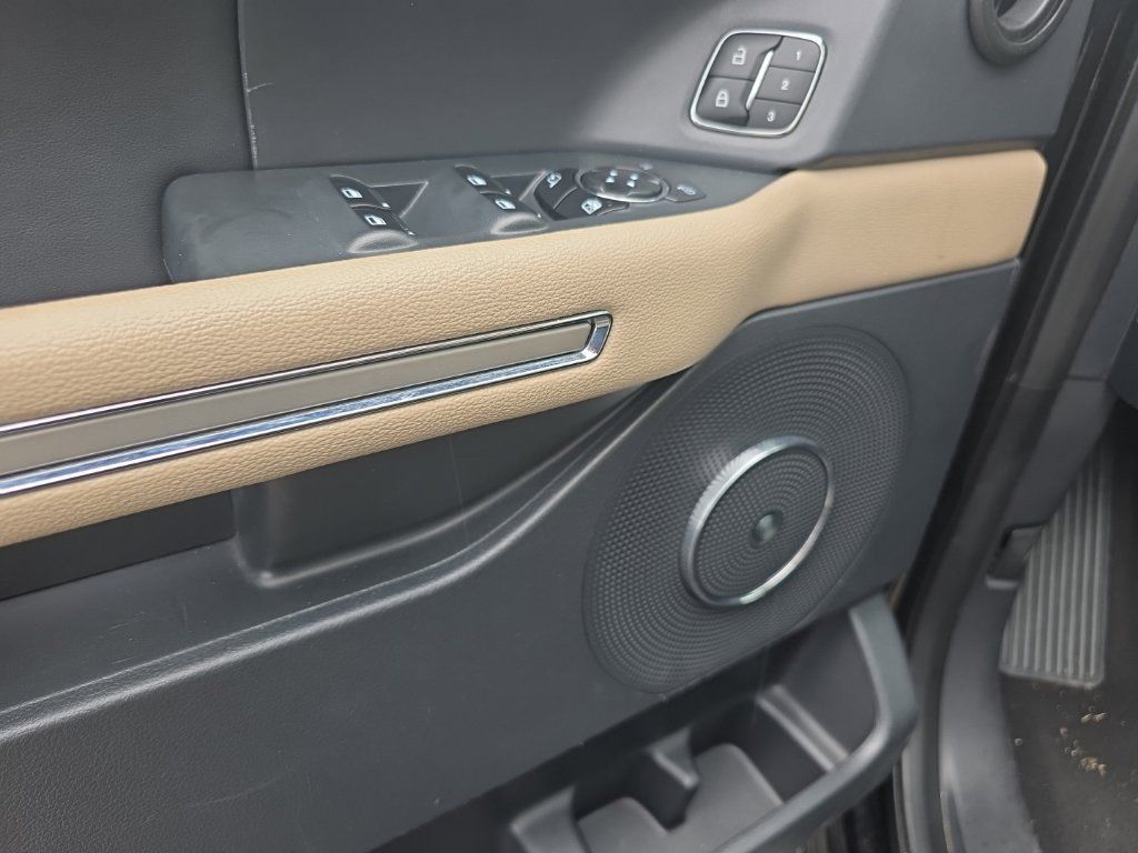 Used 2024 Ford Expedition Max Limited RWD image 8