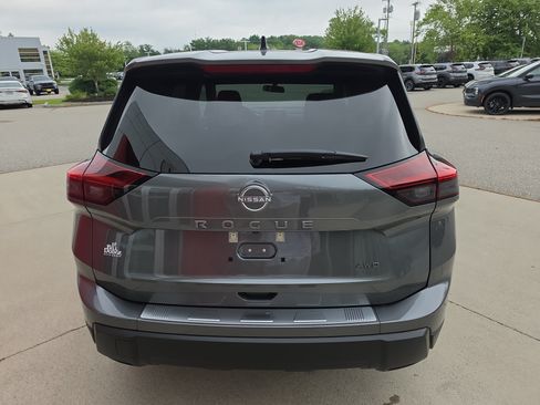 New 2026 Nissan Rogue SV w/ Cold Weather Package AWD/4WD image 6