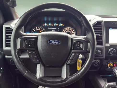 Used 2019 Ford F150 XLT w/ Equipment Group 302A Luxury AWD/4WD image 9