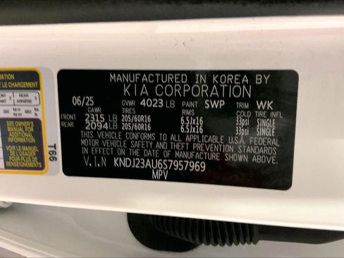 Certified 2025 Kia Soul LX w/ LX Technology Package FWD image 31