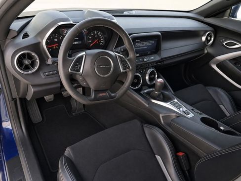 Used 2021 Chevrolet Camaro SS RWD image 8