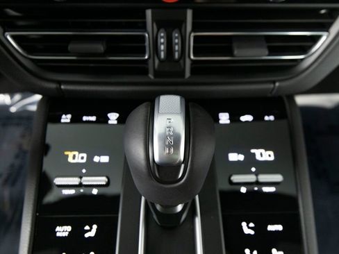 New 2026 Porsche Macan Turbo image 29