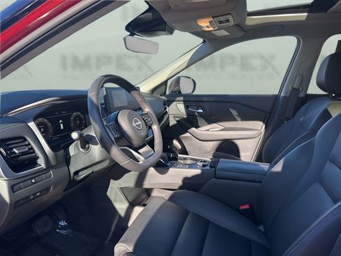 Used 2024 Nissan Rogue SL w/ SL Premium Package image 9