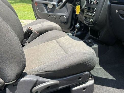 Used 2005 Chrysler PT Cruiser Convertible FWD image 17