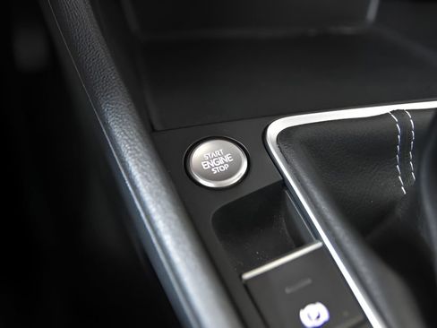 Used 2024 Volkswagen Jetta SE image 35