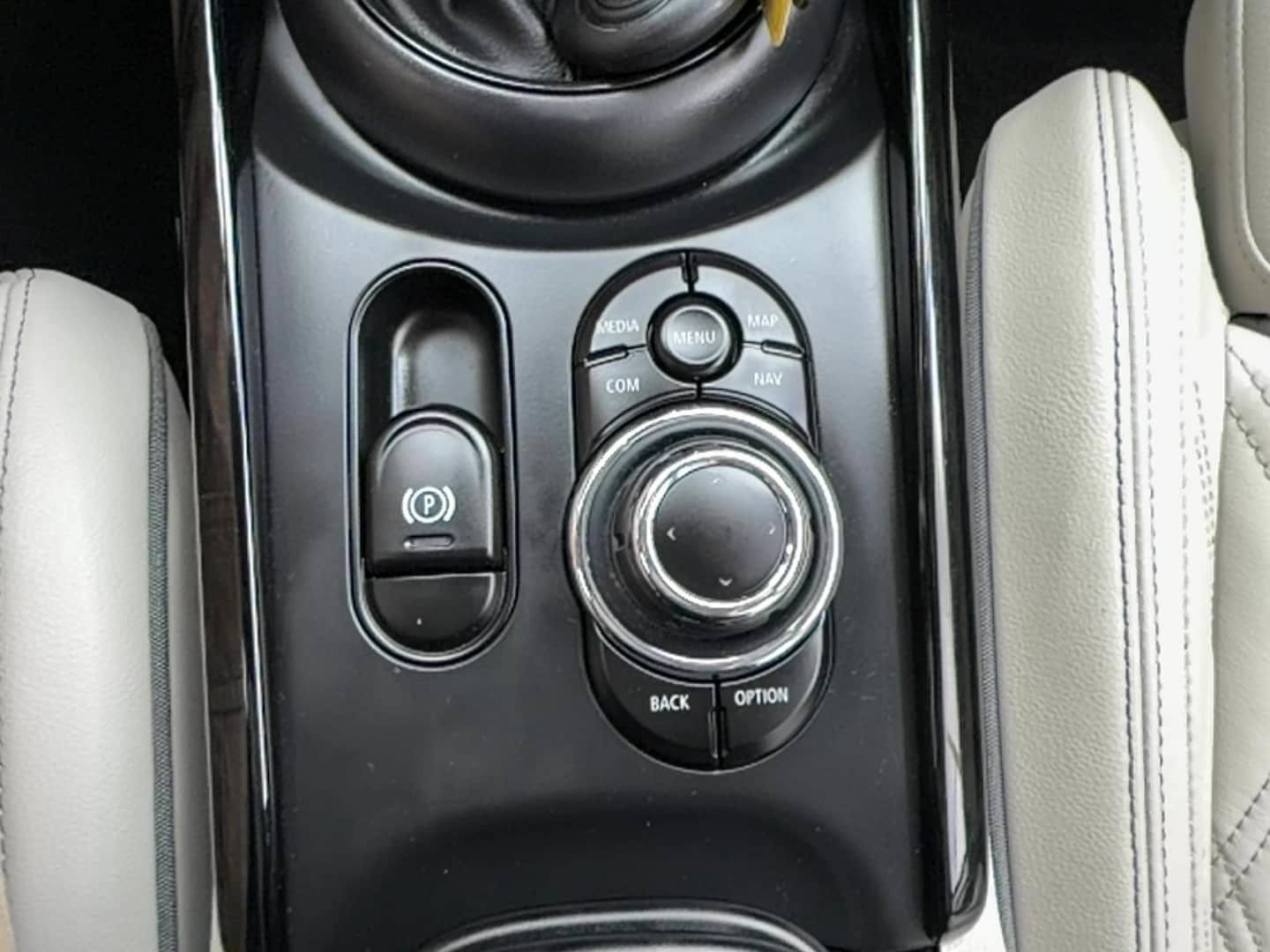 Used 2023 MINI Cooper Clubman S FWD image 9