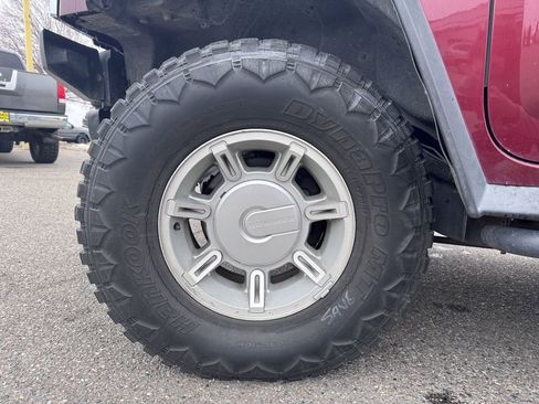 Used 2004 HUMMER H2 w/ Preferred Equipment Group image 50