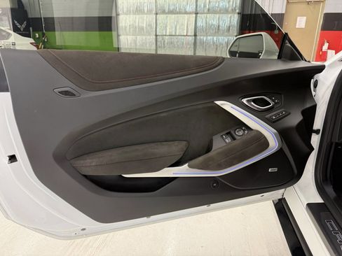 Used 2017 Chevrolet Camaro ZL1 image 21