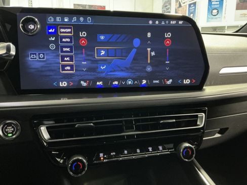 New 2026 Chevrolet Traverse LT w/ Midnight/Sport Edition FWD image 22