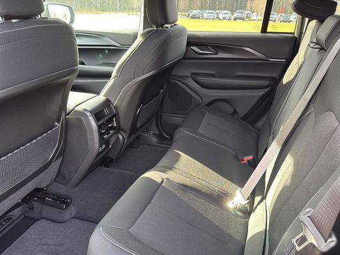 New 2025 Jeep Grand Cherokee Laredo X image 25