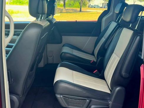 Used 2010 Chrysler Town & Country Touring Plus w/ Safetytec Group FWD image 41