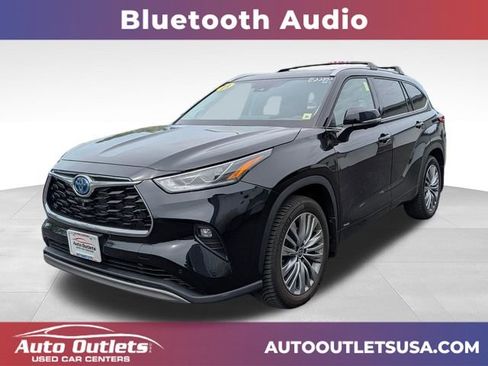 Used 2023 Toyota Highlander Platinum AWD/4WD image 3