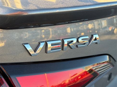 Used 2020 Nissan Versa SR image 5