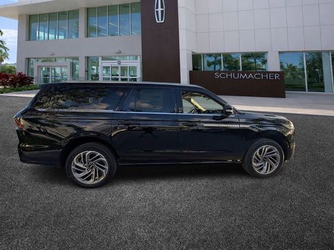 New 2026 Lincoln Navigator L Reserve AWD/4WD image 8
