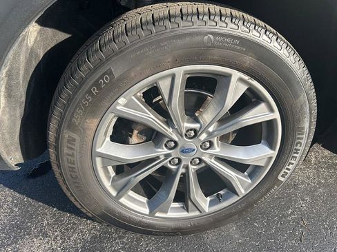 Used 2022 Ford Explorer XLT w/ Equipment Group 202A image 30