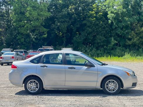 Used 2010 Ford Focus SE FWD image 7
