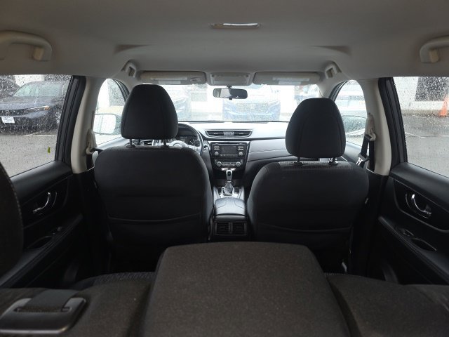 Used 2017 Nissan Rogue SV AWD/4WD image 7