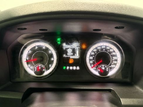 Used 2015 RAM 1500 Express image 15